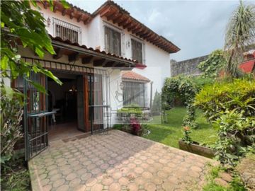 VISTA HERMOSA, CERCA PLAZA CUERNAVACA, CASA SOLA, 4 recs PROPIA OFICINAS O CONSULTORIOS $30,000.00