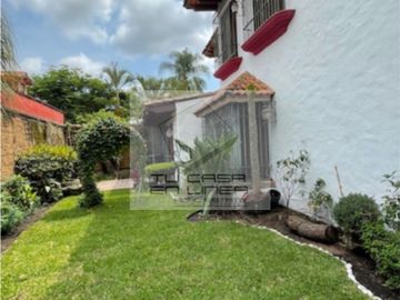 VISTA HERMOSA, CERCA PLAZA CUERNAVACA, CASA SOLA, 4 recs PROPIA OFICINAS O CONSULTORIOS $30,000.00