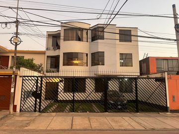Vendo Departamento en 3er Piso con 3 Habitaciones + Cuarto de Servicio en La Molina + Opcional Cochera