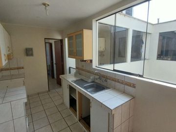 Vendo Departamento en 3er Piso con 3 Habitaciones + Cuarto de Servicio en La Molina + Opcional Cochera