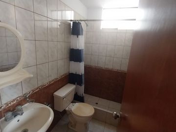 Vendo Departamento en 3er Piso con 3 Habitaciones + Cuarto de Servicio en La Molina + Opcional Cochera