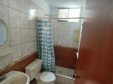 Vendo Departamento en 3er Piso con 3 Habitaciones + Cuarto de Servicio en La Molina + Opcional Cochera