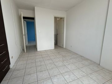 Oportunidad! Departamento Aterrazado $69.900 en Urb. Condado del Magisterio