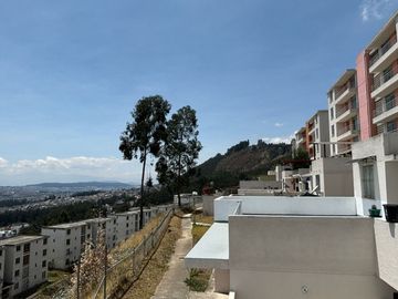 Oportunidad! Departamento Aterrazado $69.900 en Urb. Condado del Magisterio
