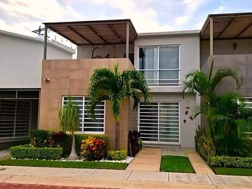CASA CON ALBERCA AL SUR DE CUERNAVACA