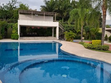CASA CON ALBERCA AL SUR DE CUERNAVACA