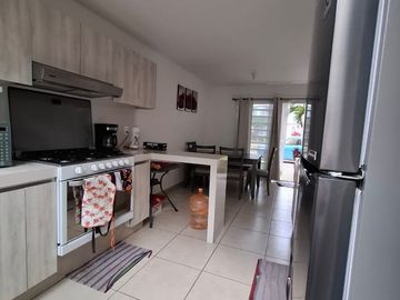 CASA CON ALBERCA AL SUR DE CUERNAVACA