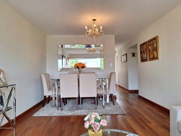 ¡VENTA DEPARTAMENTO FRENTE PARQUE 4TO PISO EN SURCO!