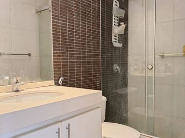 ¡VENTA DEPARTAMENTO FRENTE PARQUE 4TO PISO EN SURCO!