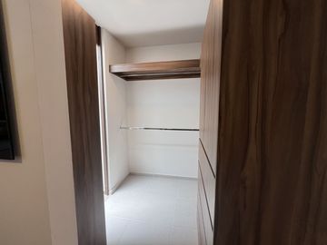 Departamento de 3 recámaras y 2 pisos en Zákia