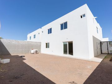 SE VENDE CASA EN LA CORUÑA