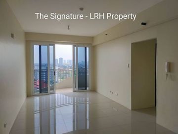 Looking For RFO 2-Bedroom w/Balcony & Ledge Near LRT FPJ Station Sm North MCU WCC? Reserve Your Unit At The Signature Quezon City!