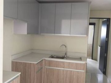Looking For RFO 2-Bedroom w/Balcony & Ledge Near LRT FPJ Station Sm North MCU WCC? Reserve Your Unit At The Signature Quezon City!