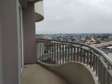 Looking For RFO 2-Bedroom w/Balcony & Ledge Near LRT FPJ Station Sm North MCU WCC? Reserve Your Unit At The Signature Quezon City!