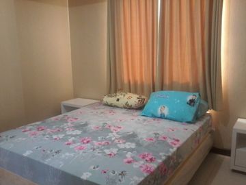 DISEWAKAN TAHUNAN APARTEMEN 3BR HUNIAN KELUARGA FURNISHED WATERPLACE RESIDENCE
