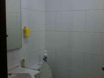 DISEWAKAN TAHUNAN APARTEMEN 3BR HUNIAN KELUARGA FURNISHED WATERPLACE RESIDENCE