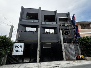 For Sale Stunning Design Modern 3 storey Townhouse in Better Living