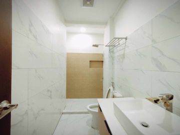 FOR SALE NEWLY MADE SPACIOUS MODERN 2 STOREY CORNER HOUSE IN BETTER LIVING