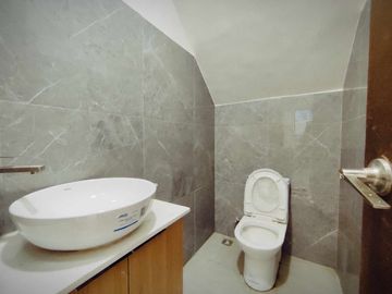 FOR SALE NEWLY MADE SPACIOUS MODERN 2 STOREY CORNER HOUSE IN BETTER LIVING