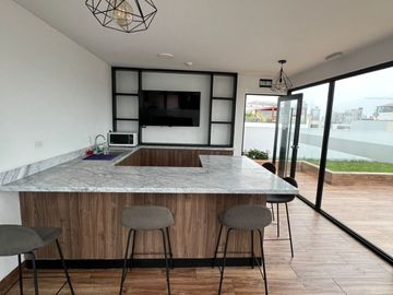 Flat en Av. Grau en Miraflores con acabados modernos y areas comunes