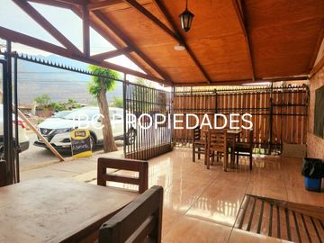 CASA A LA VENTA CON LOCAL COMERCIAL EN SAN FELIPE