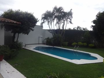 VENDO RESIDENCIA FRACC. COL. VISTA HERMOSA, CUERNAVACA
