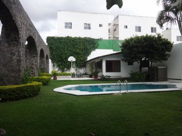VENDO RESIDENCIA FRACC. COL. VISTA HERMOSA, CUERNAVACA