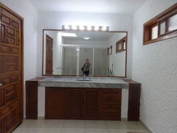 VENDO RESIDENCIA FRACC. COL. VISTA HERMOSA, CUERNAVACA