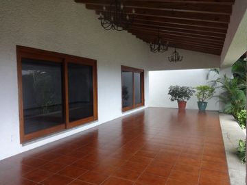 VENDO RESIDENCIA FRACC. COL. VISTA HERMOSA, CUERNAVACA