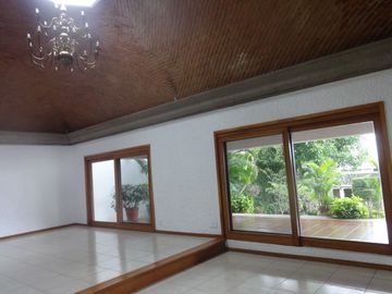VENDO RESIDENCIA FRACC. COL. VISTA HERMOSA, CUERNAVACA