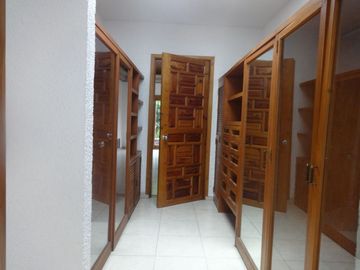 VENDO RESIDENCIA FRACC. COL. VISTA HERMOSA, CUERNAVACA