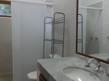 VENDO RESIDENCIA FRACC. COL. VISTA HERMOSA, CUERNAVACA