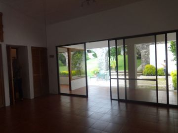 VENDO RESIDENCIA FRACC. COL. VISTA HERMOSA, CUERNAVACA