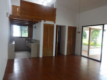 VENDO RESIDENCIA FRACC. COL. VISTA HERMOSA, CUERNAVACA
