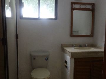 VENDO RESIDENCIA FRACC. COL. VISTA HERMOSA, CUERNAVACA