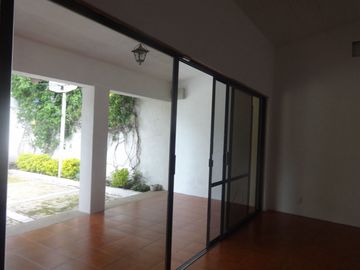 VENDO RESIDENCIA FRACC. COL. VISTA HERMOSA, CUERNAVACA