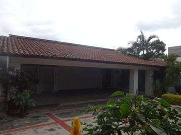 VENDO RESIDENCIA FRACC. COL. VISTA HERMOSA, CUERNAVACA