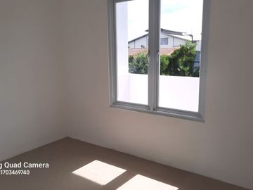 Rumah Dekat MERR Pasar Atom Tambaksari di Regency One Pogot PPN Ditanggung Pemerintah