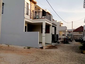 rumah 2lantai minimalis di jalan gadog pasar cisalak depok