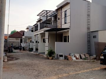 rumah 2lantai minimalis di jalan gadog pasar cisalak depok