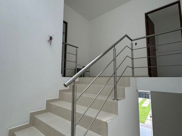 Hermosa Casa en Venta zona Burgos