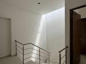 Hermosa Casa en Venta zona Burgos