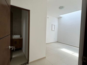 Hermosa Casa en Venta zona Burgos