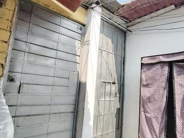 Casa En Venta Para Rentabilizar A Una Cuadra De La Avenida Antunez De Mayolo - Los Olivos