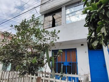 Casa En Venta Para Rentabilizar A Una Cuadra De La Avenida Antunez De Mayolo - Los Olivos