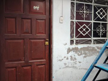 Casa En Venta Para Rentabilizar A Una Cuadra De La Avenida Antunez De Mayolo - Los Olivos