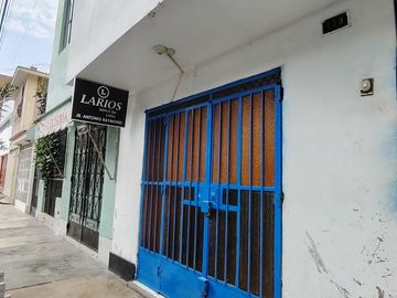 Casa En Venta Para Rentabilizar A Una Cuadra De La Avenida Antunez De Mayolo - Los Olivos