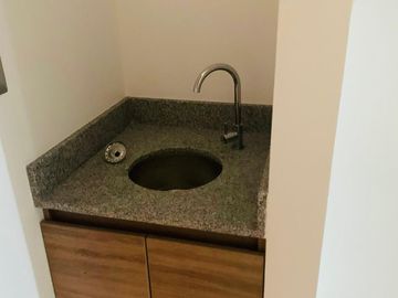 Alquilo excelente oficina de 20m2 en Magdalena