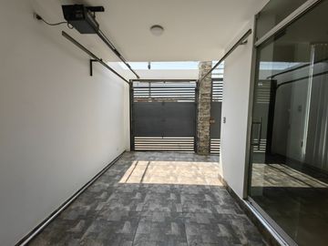 Vendo Casa Arquitectonica, Urb Los Huarangos