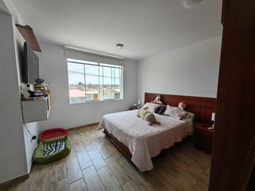 Vendo Casa Arquitectonica, Urb Los Huarangos